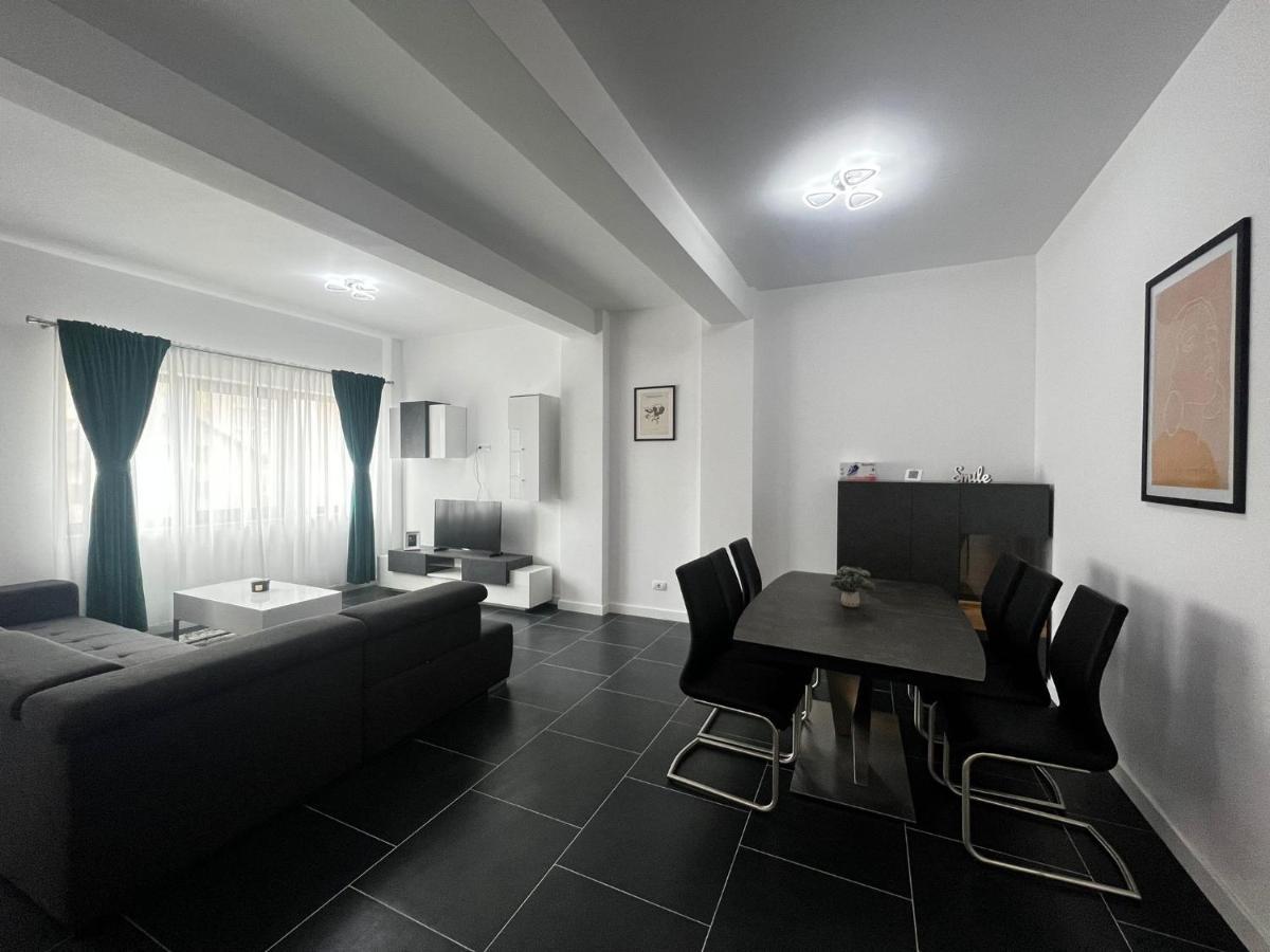 Marvellous Aparthotel With Master Apartments Suceava Extérieur photo