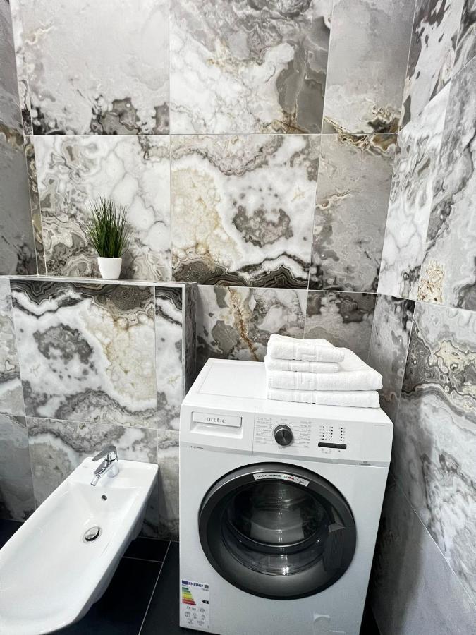 Marvellous Aparthotel With Master Apartments Suceava Extérieur photo