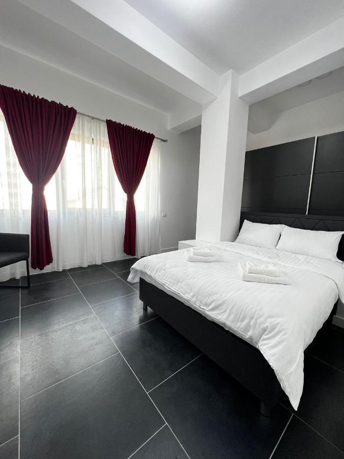Marvellous Aparthotel With Master Apartments Suceava Extérieur photo