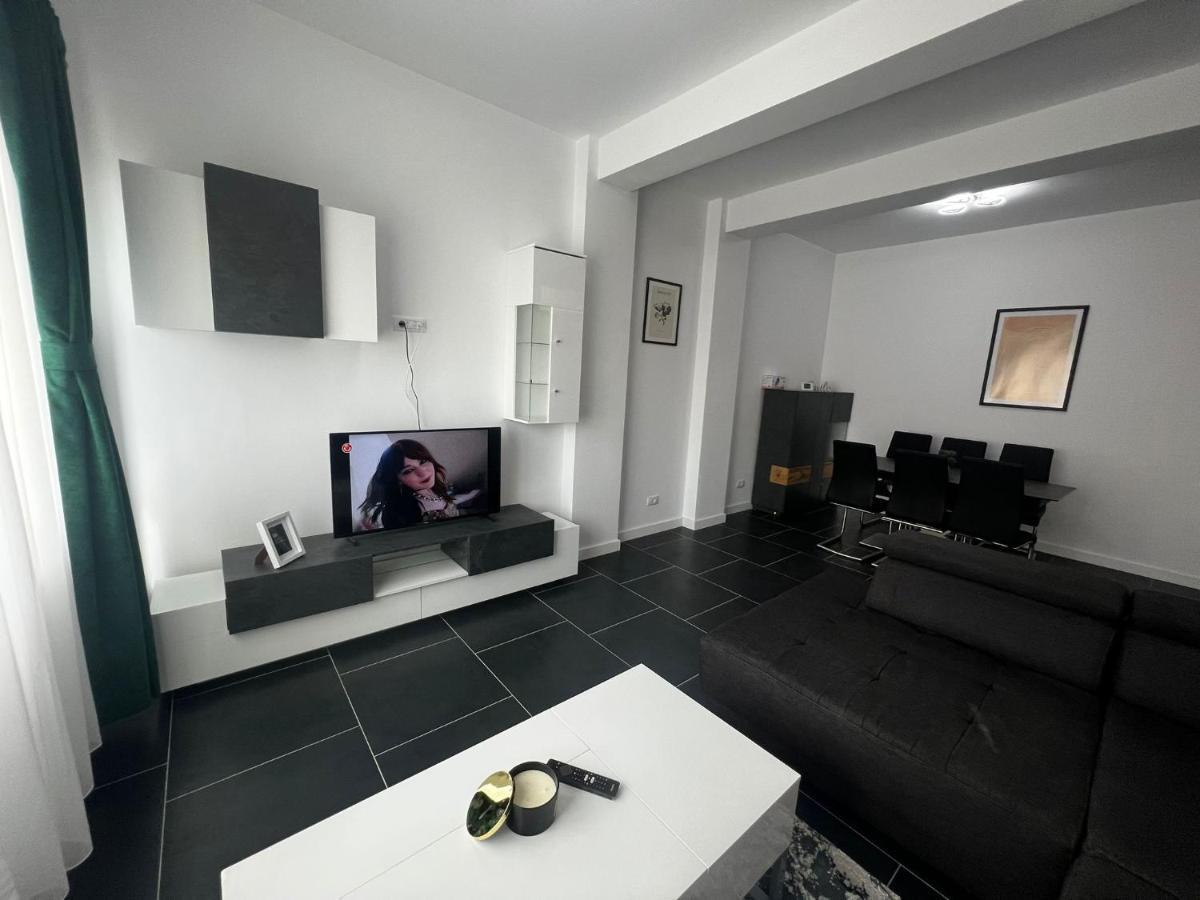 Marvellous Aparthotel With Master Apartments Suceava Extérieur photo