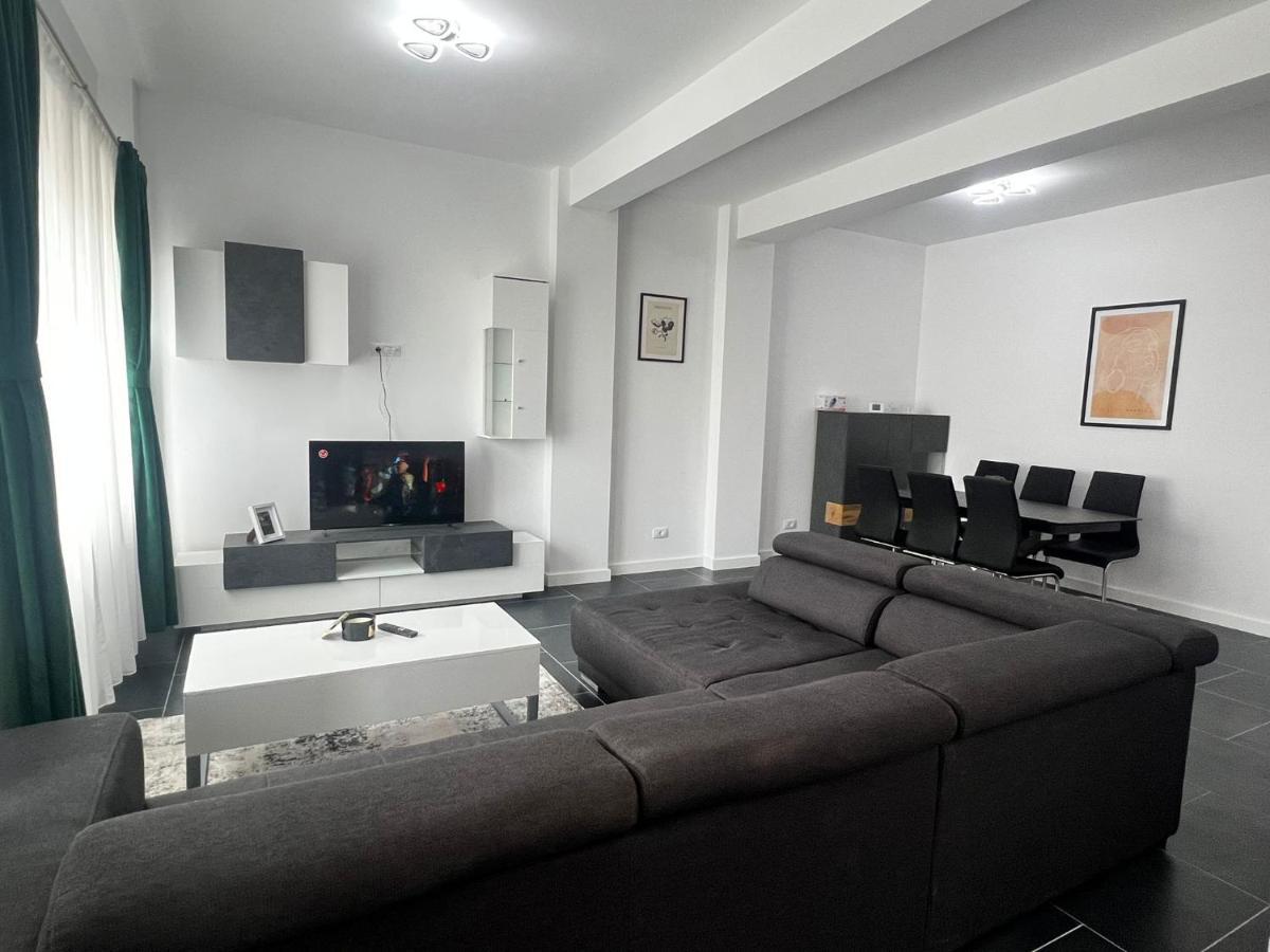 Marvellous Aparthotel With Master Apartments Suceava Extérieur photo