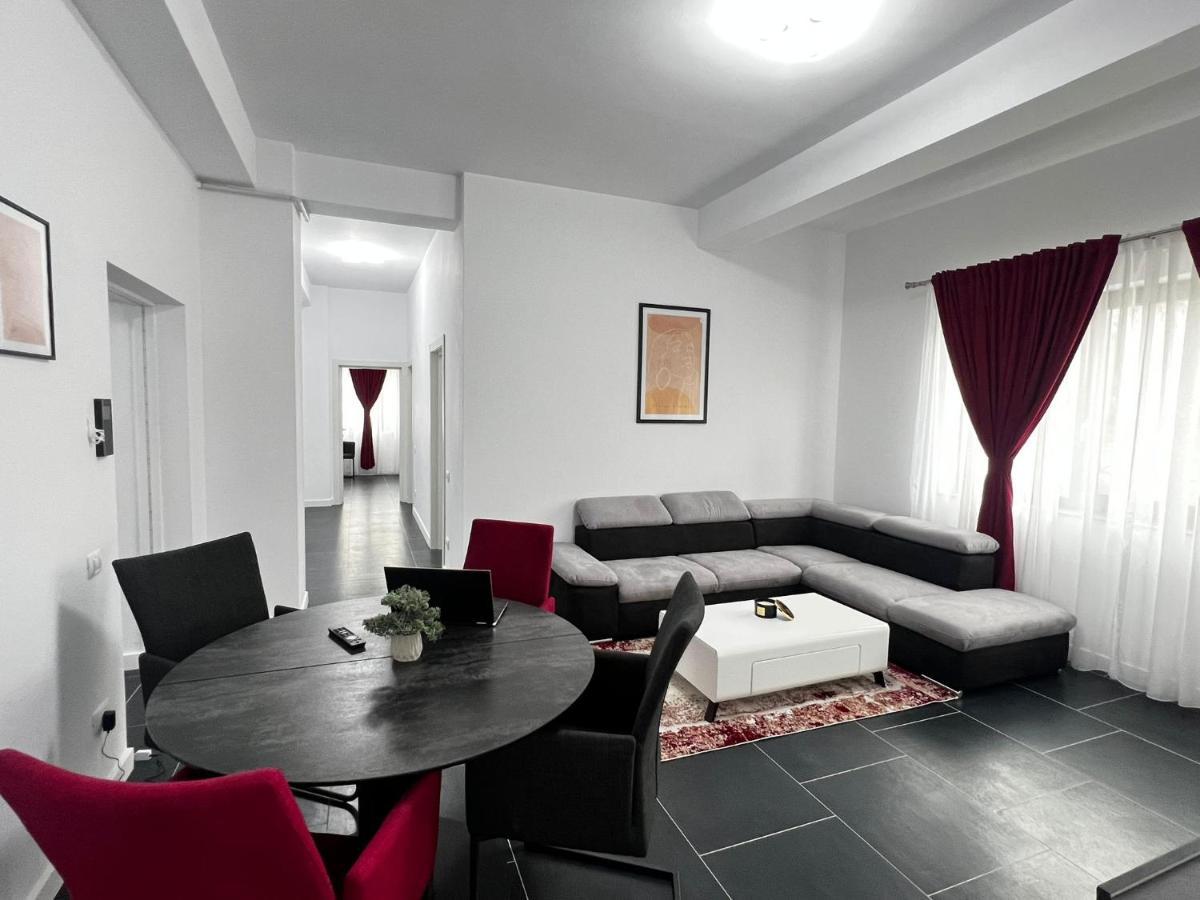 Marvellous Aparthotel With Master Apartments Suceava Extérieur photo
